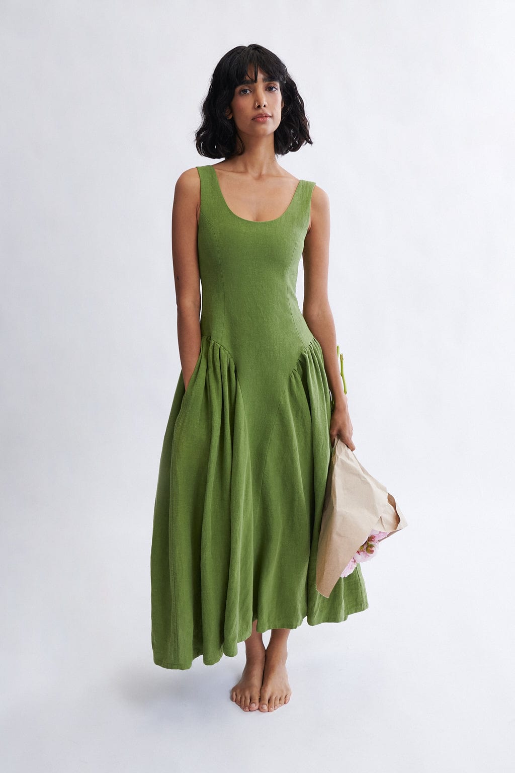 vivienne in the green dress Meadow Linen Maxi for Women | Maxi Dress Straps & Sleeves_Wide Straps