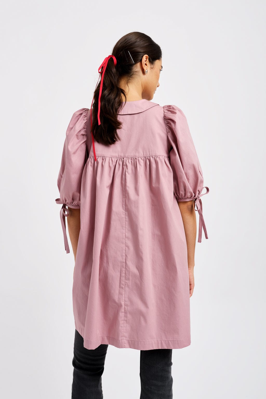 eliza faulkner pink tulle dress Hannah, 25: I am wearing an Eliza Faulkner tulle dress, an upcycled dress underneath by me, a headband by me, a vintage broach & bag, and Madewell Mary Janes. My style is